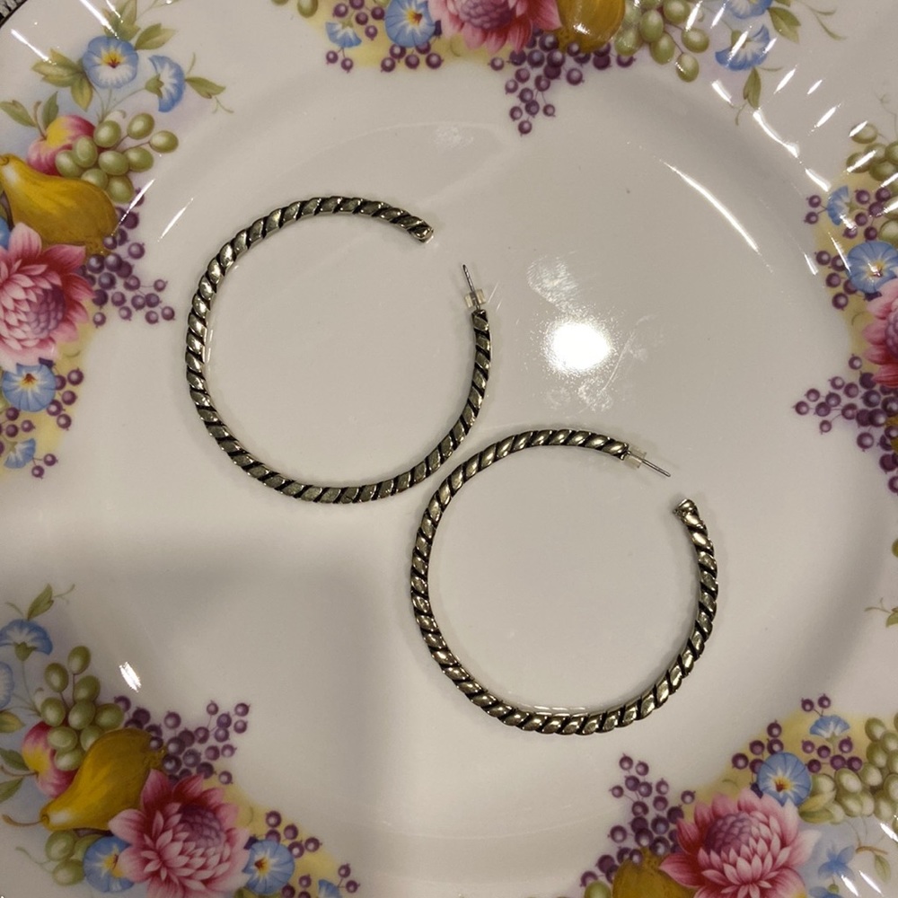 EUC * Guess Jeans * Gold Tone Twisted Hoop Earrings